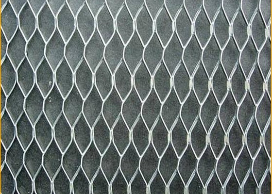 Painéis galvanizados mergulhados quentes da cerca da rede de arame do diamante para o estuque