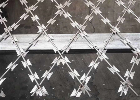 quente 200gsm mergulhado galvanizou a malha soldada abertura do arame farpado da lâmina de 75mmx150mm