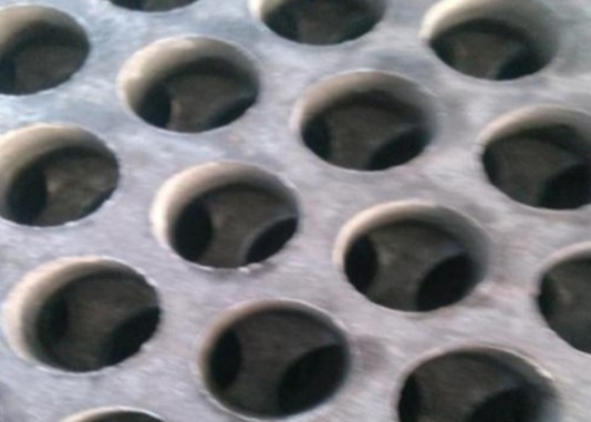 O aço suave arquitetónico de 1.85m x de 2m perfurou Mesh Punched Hole Sheet Screen